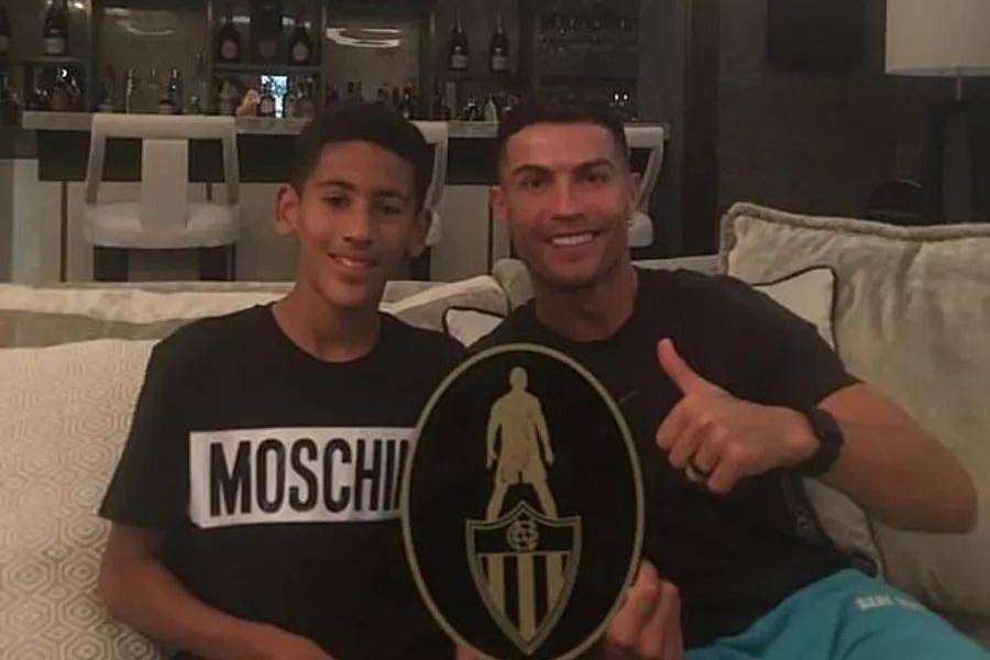 曼联14岁小梅西再次破门！C罗都认可的天才，父亲为让他成功不惜改姓